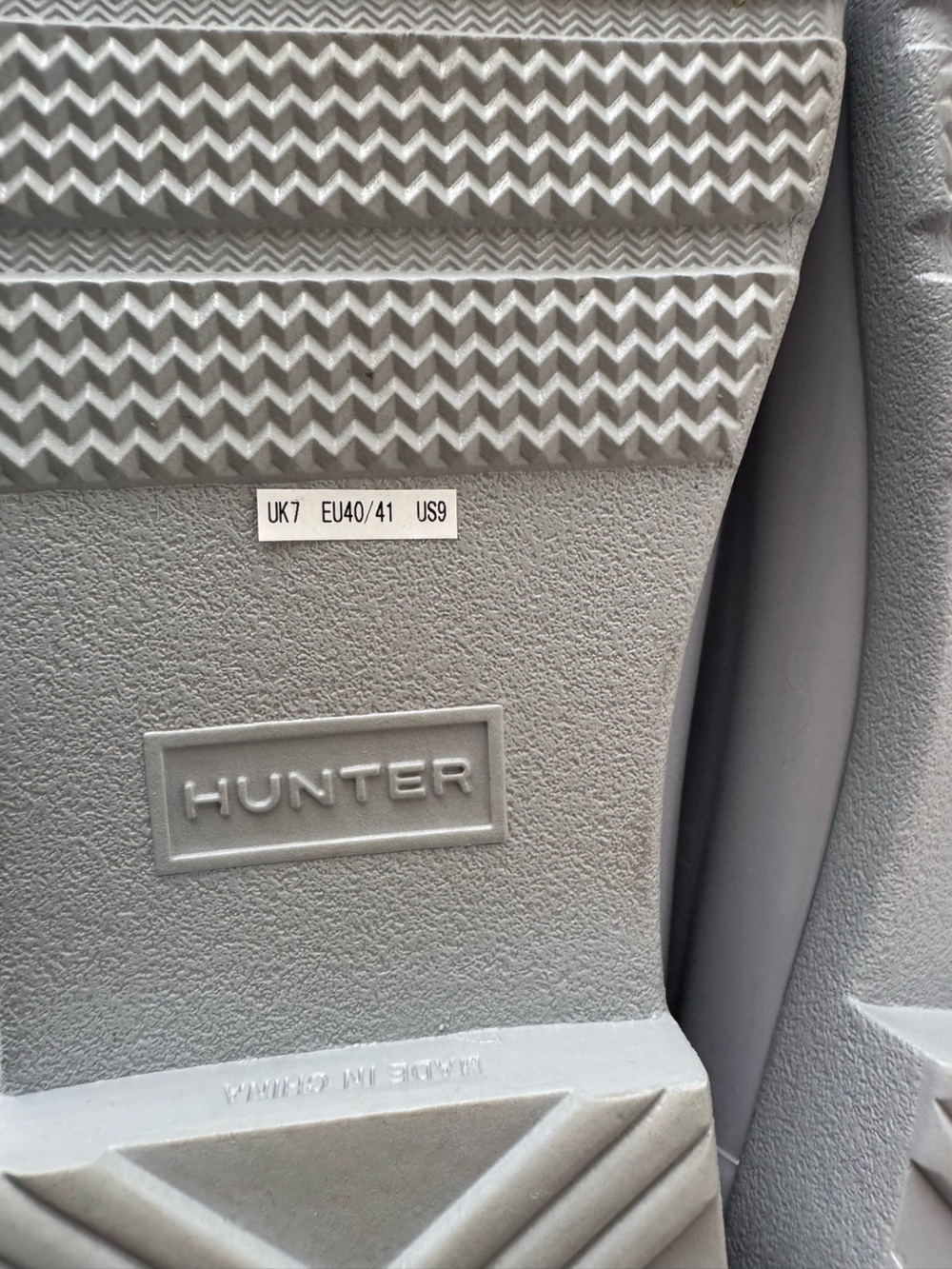 Hunter Original Refined Short Gloss Rain Boots in Symbol | Size 9 - Picture 7 of 9